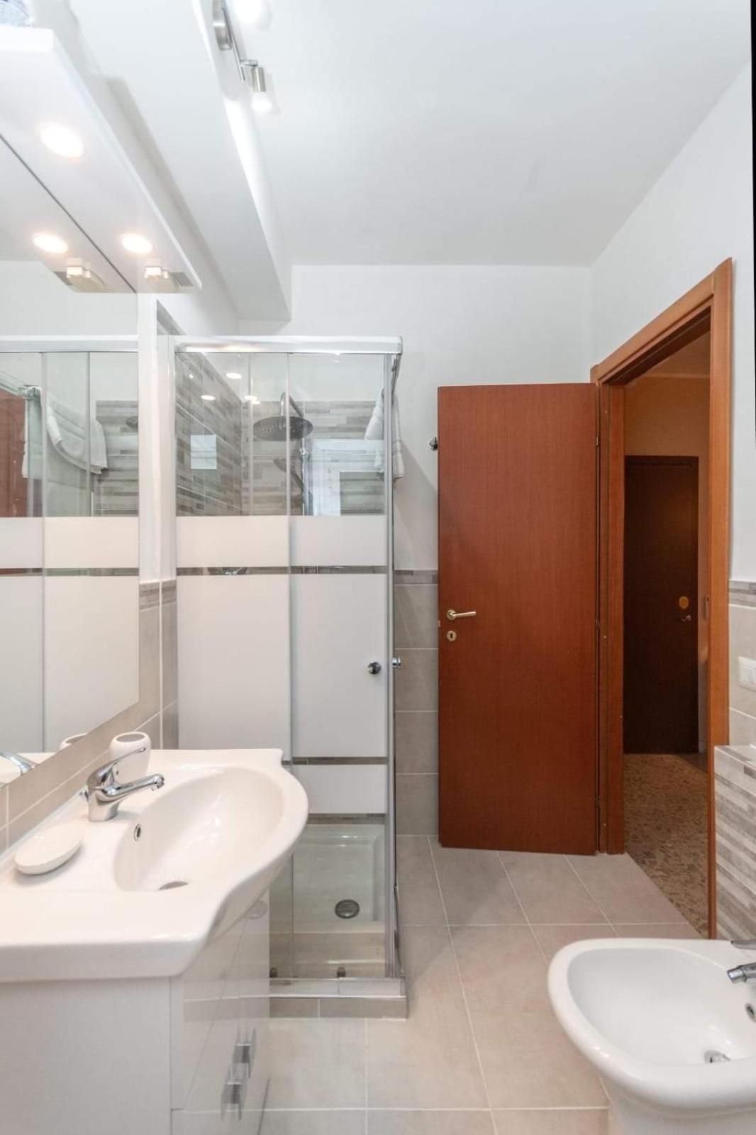 G&C'S Room Marconi โรม ภายนอก รูปภาพ